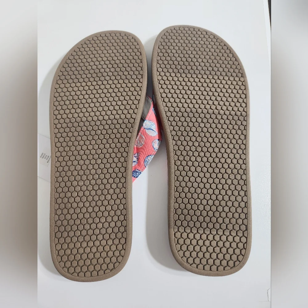 Club Room Men's flip‎ Flops